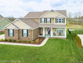 2237 Walnut View Dr, Howell, MI 48855