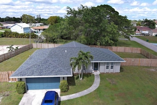 301 SW Violet Ave, Port Saint Lucie, FL 34983