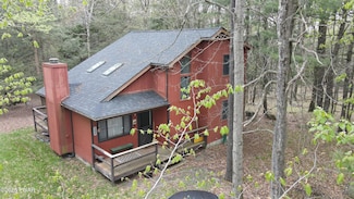 109 Arrowhead Dr, Newfoundland, PA 18445