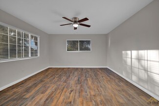 7805 Whirlaway St, Bakersfield, CA 93307