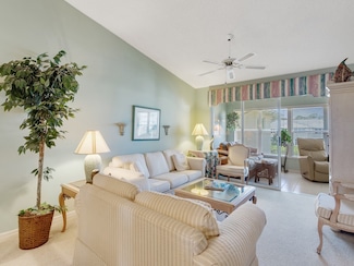655 W Lake Jasmine Cir Unit 203, Vero Beach, FL 32962
