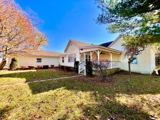 5536 N Rushville Rd, Carthage, IN 46115