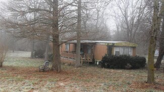 20905 Meadow View Rd, Highland, IL 62249