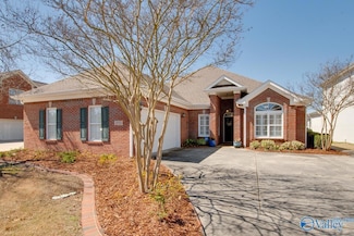2832 Eastern Shore Dr SE, Owens Cross Roads, AL 35763