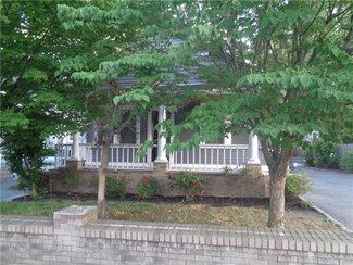 132 Roger Williams Ave, Providence, RI 02907