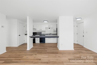 1641 Arlyn Cir Unit A, Charlotte, NC 28213