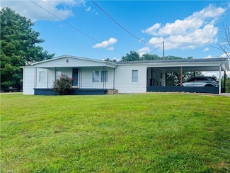 115 Stout Ln, Pilot Mountain, NC 27041