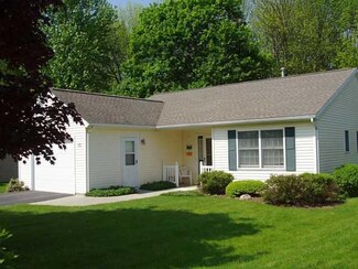 13 Freedom Pond Ln, North Chili, NY 14514
