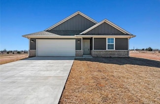 4653 Lincoln St, Harrah, OK 73045