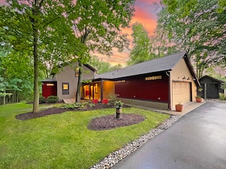 5525 Red Fox Run, Ann Arbor, MI 48105