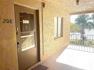 3567 Lake Bayshore Dr Unit 208, Bradenton, FL 34205