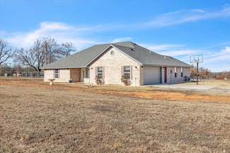 15816 Grant Rd, Shawnee, OK 74801