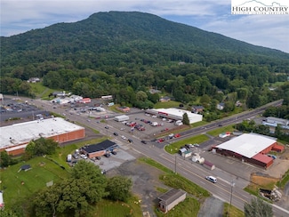 120 Pennwill Pkwy, West Jefferson, NC 28694