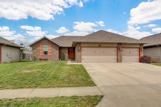 4565 W Greenridge St, Springfield, MO 65807