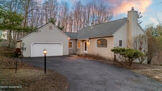 14 Summit Ln, Queensbury, NY 12804