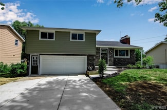 4815 Rogers Rd, Hamburg, NY 14075