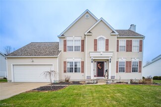 210 Meadowcreek Dr, Wadsworth, OH 44281