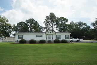 402 Worth St NW, Poulan, GA 31781