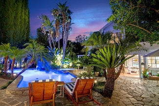 4001 Coldwater Canyon Ave, Studio City, CA 91604