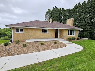 946 Herman Rd, Butler, PA 16002