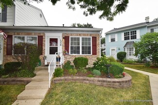 1350 Arlington Ct, Geneva, IL 60134