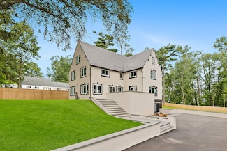 1954 Albany Ave, West Hartford, CT 06117