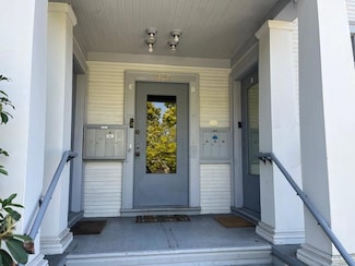 1822 Hearst Ave Unit B, Berkeley, CA 94703