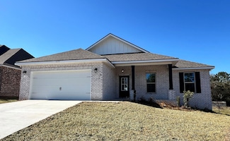 4600 Jayhawk Dr, Crestview, FL 32539