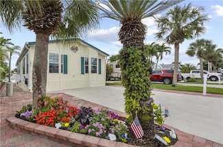 1022 Silver Lakes Blvd, Naples, FL 34114