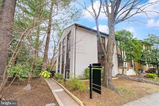 11801 Coopers Ct, Reston, VA 20191