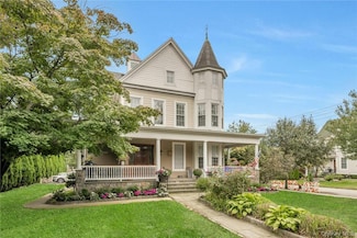 62 Grand Blvd Unit 2nd & 3rd floor, Scarsdale, NY 10583