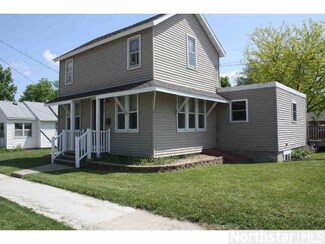 118 118 2nd St N, Waterville, MN 56096