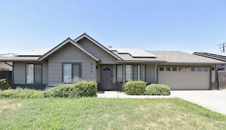 830 W Vassar Ave, Visalia, CA 93277