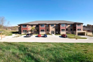 805 N 1st Ave, Iowa City, IA 52245