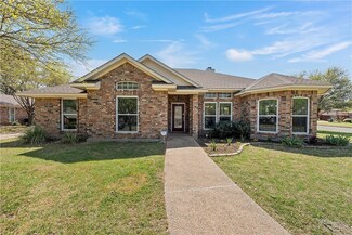 301 Whispering Meadows Dr, Hewitt, TX 76643
