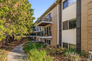 2759 Leonard St NW Unit 7, Grand Rapids, MI 49504