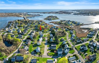 25 Scallop Shell Rd, Narragansett, RI 02882