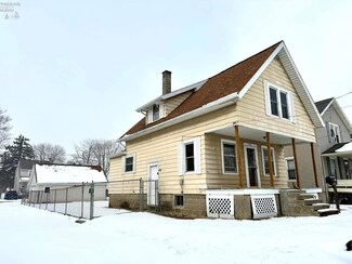 614 S Buchanan St, Fremont, OH 43420