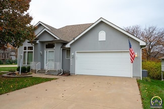 3633 SW Ashworth Place, Topeka, KS 66614