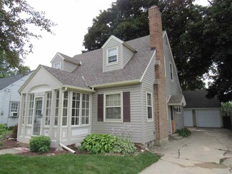 561 N Walnut St, Janesville, WI 53548