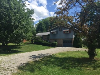 1345 Parkview Dr, Wellsville, OH 43968