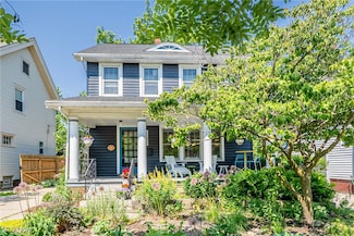 2102 Mars Ave, Lakewood, OH 44107