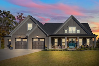 290 Pine Lakes Dr, Ringgold, GA 30736