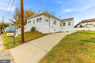 107 River Road Dr, West Deptford, NJ 08086