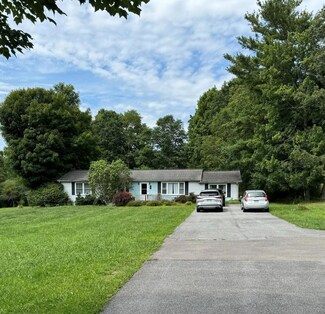 361 Pluto Rd, Shady Spring, WV 25918
