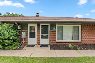 4127 Kent Rd, Royal Oak, MI 48073