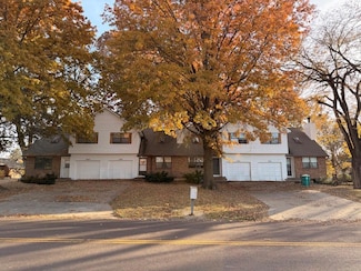 10207 W 85th St, Overland Park, KS 66212