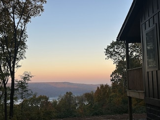 900 Valley View Dr, Altamont, TN 37301