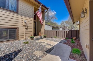 289 W Eagle Lake Dr, Maple Grove, MN 55369