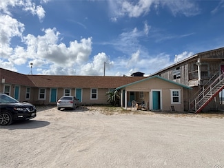 1301 N Ocean Dr, Port Lavaca, TX 77979